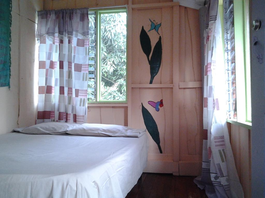Hotel La Ballena Roja And Cafe *