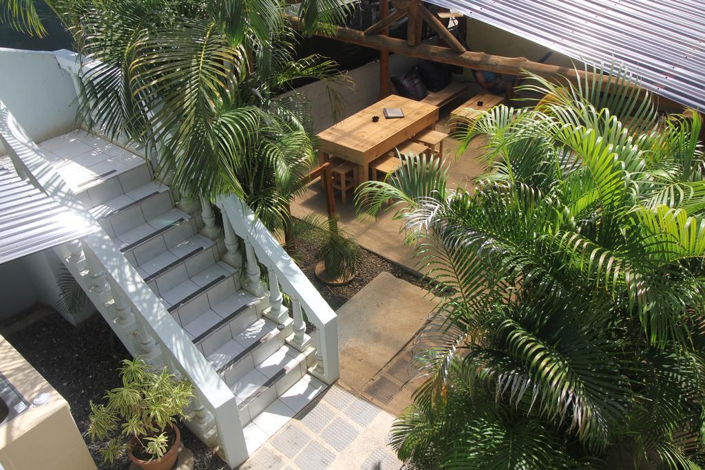 Blue Trailz & Surf Camp Hostel Tamarindo