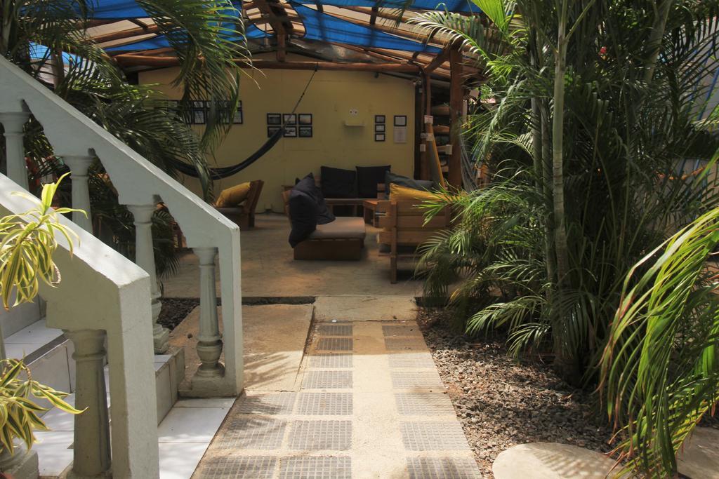 Blue Trailz & Surf Camp Hostel *