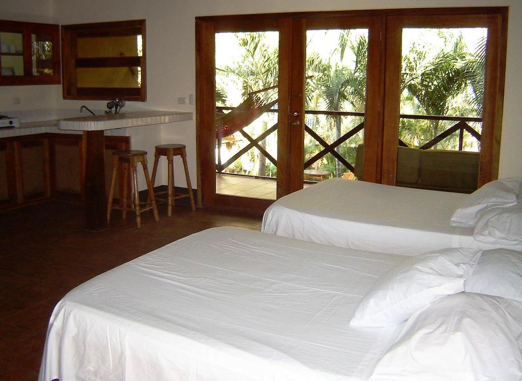 Banana Hotel 3*