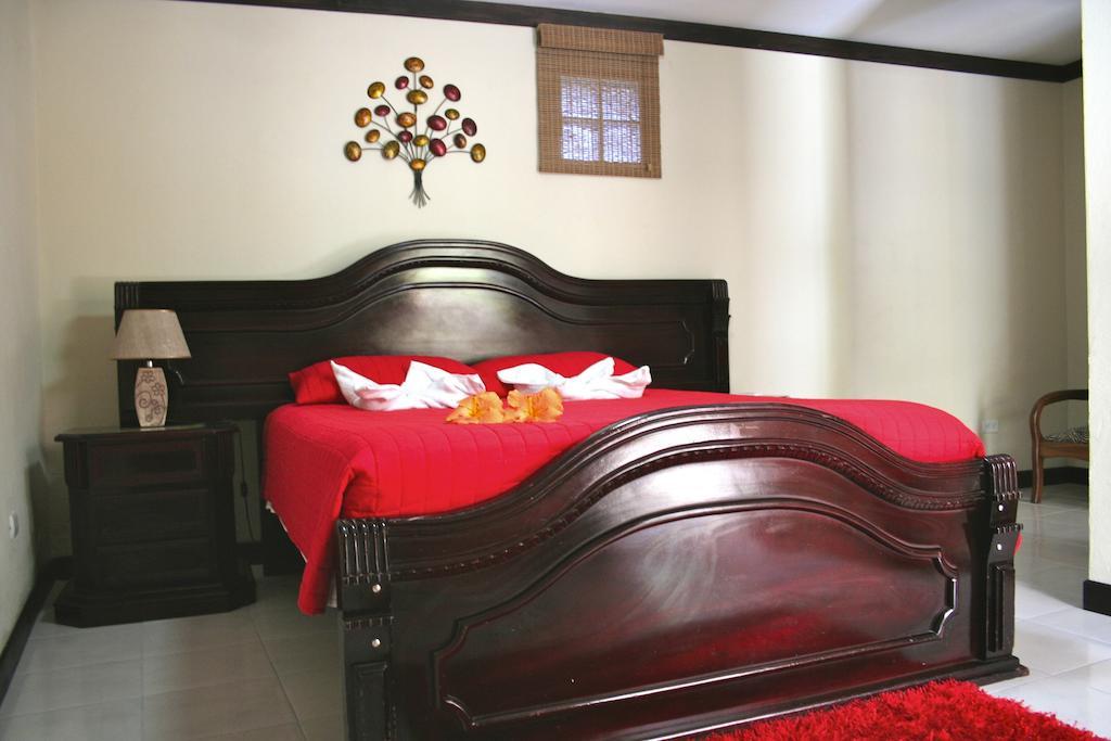 Hotel Tuanis