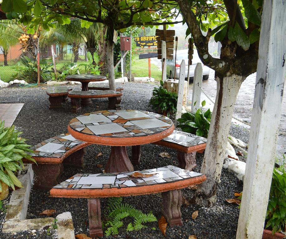 Hotel La Ballena Roja And Cafe
