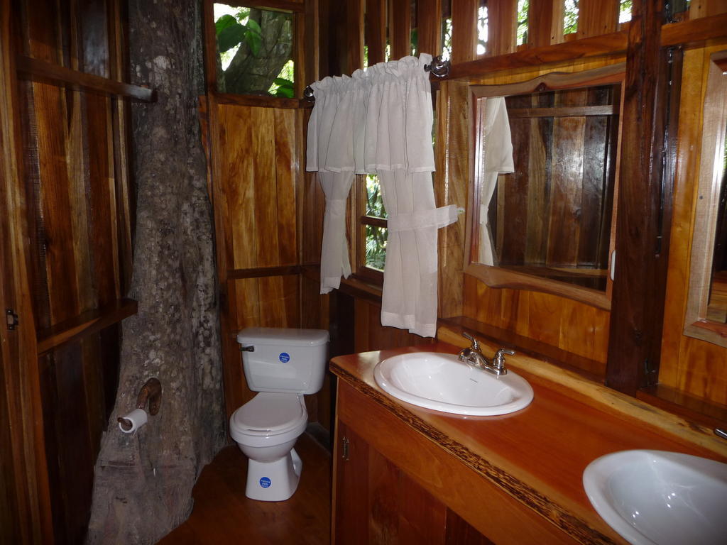 Topos Tree House
