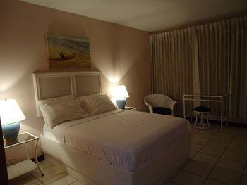 Aparthotel Bamboo Aeropuerto 2*