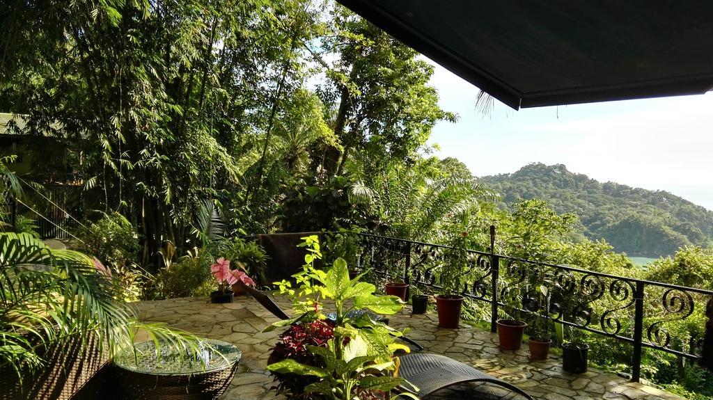 Mango Moon Manuel Antonio