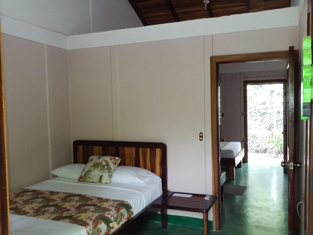 Hotel Cabinas Tropicales 3*
