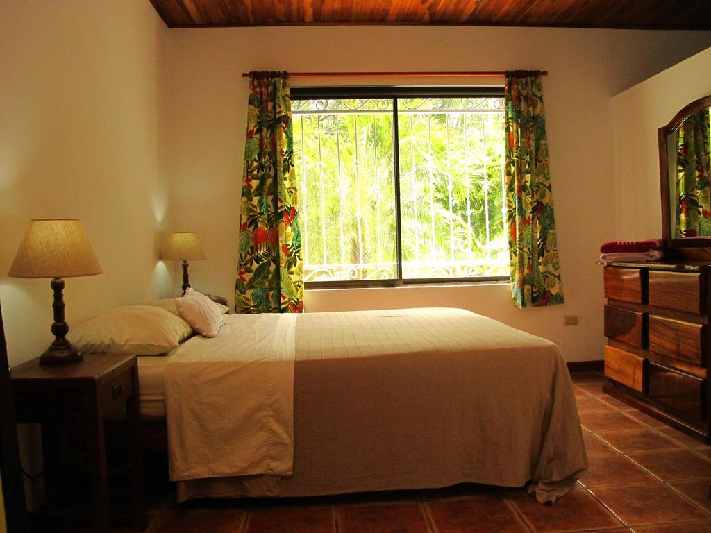 Casa Amarilla
