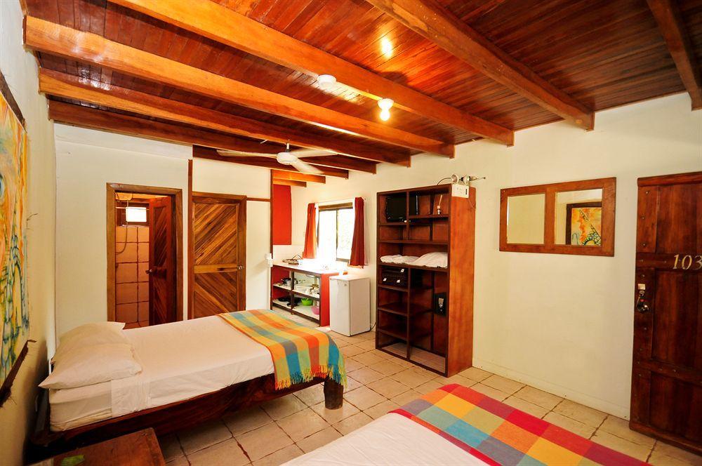 Aparthotel Santascabinas 3*