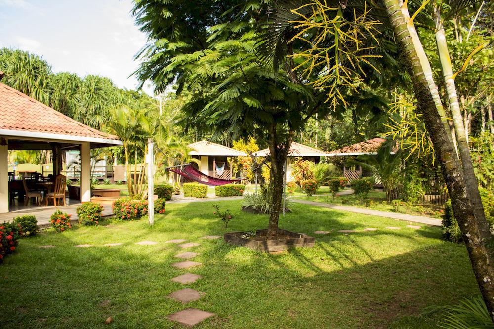 Lodge Kalea Yard