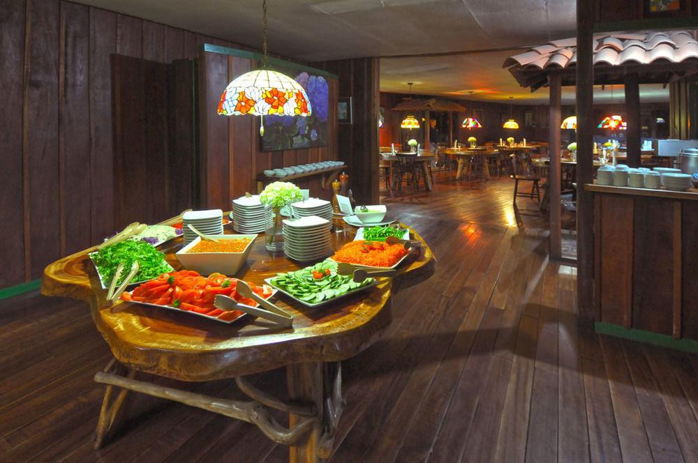 Trogon Lodge