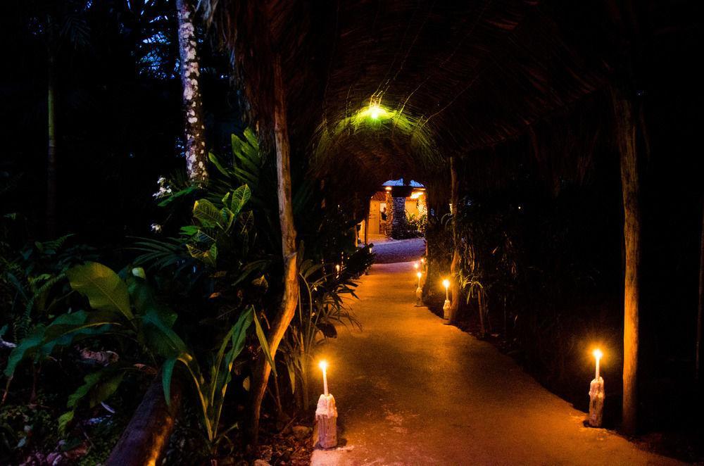 Atlantida Lodge *