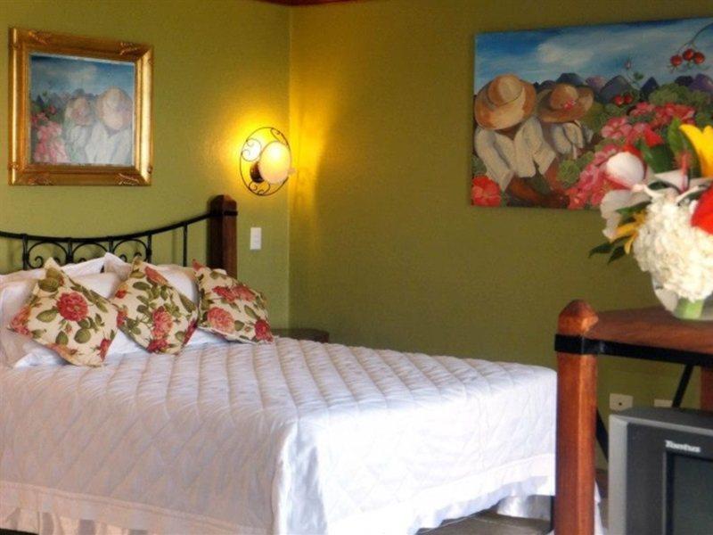Guayabo Hotel Santa Cruz (Cartago)