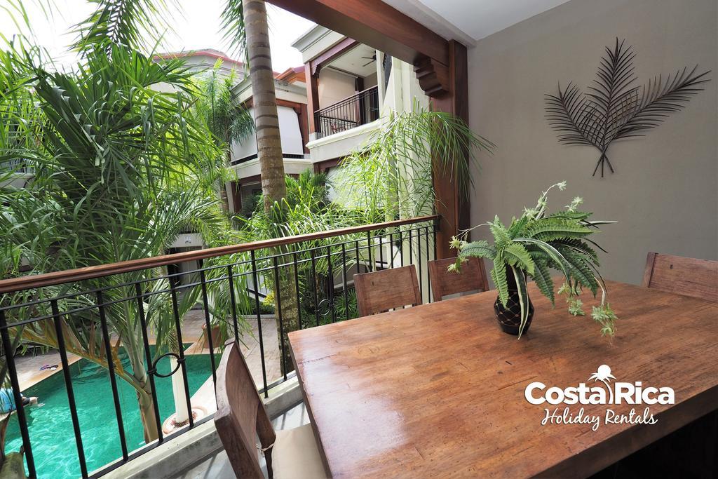 Luxury Terrace, Access - M10