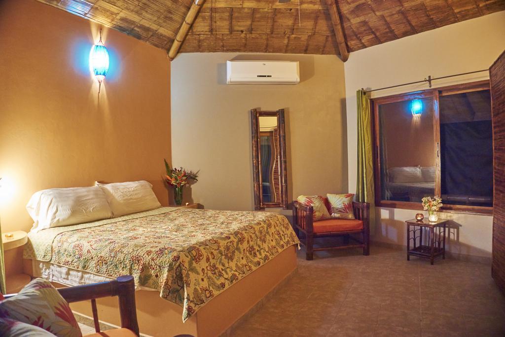 Manoas Luxury Camping And Rentals 3*