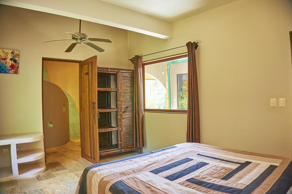 Manoas Luxury Camping And Rentals