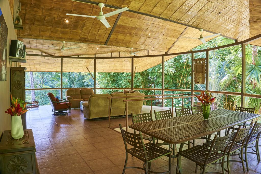 Manoas Luxury Camping And Rentals