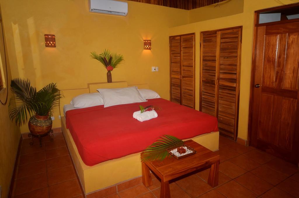 Esencia And Hotel Playa Santa Teresa (Puntarenas)
