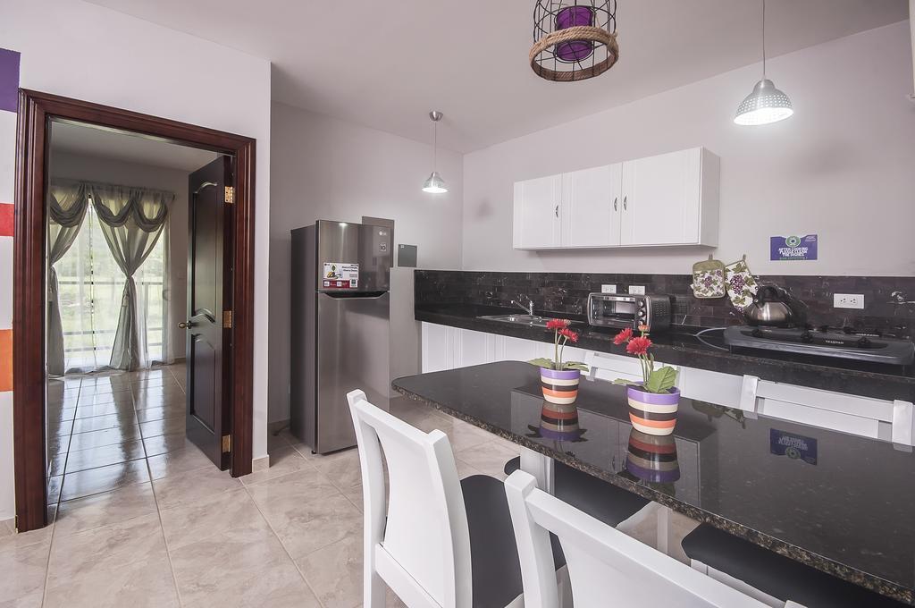 Izus Place 3*