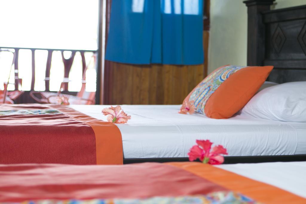La Isla Hotel 2*