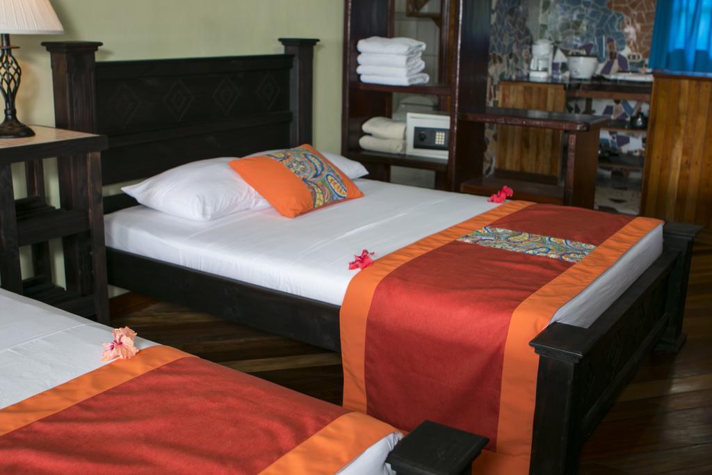 La Isla Hotel 2*