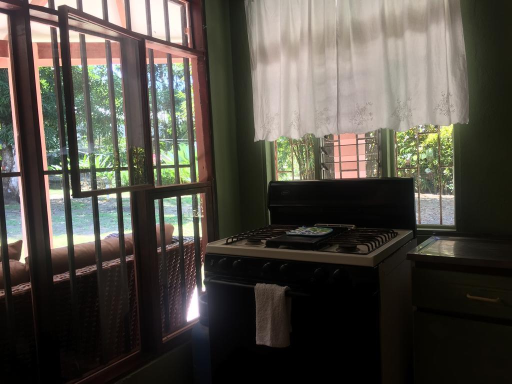 Casa Angela Homestay Jaco