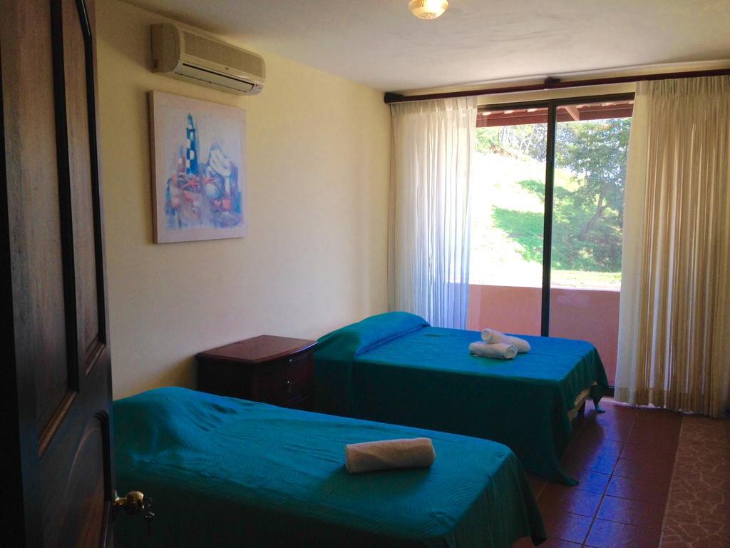 Casa Jaguar, *