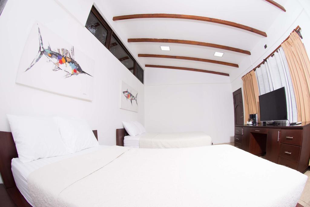 Hotel Cafe De Playa Front 4*