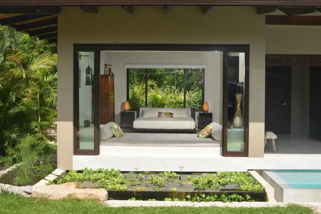Casas De Agua Playa Santa Teresa (Puntarenas)
