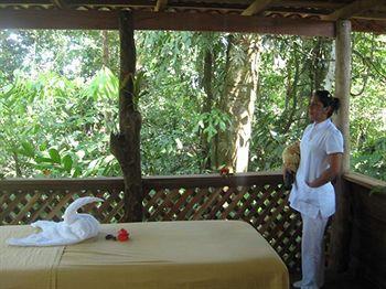 Arenal Lodge *