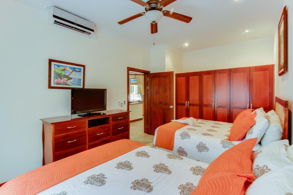 Village #7 Guest house Jaco