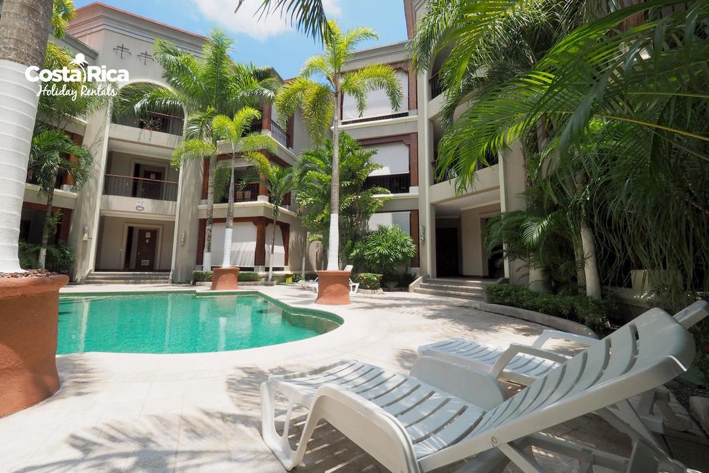 Luxury Pool View Access - M16