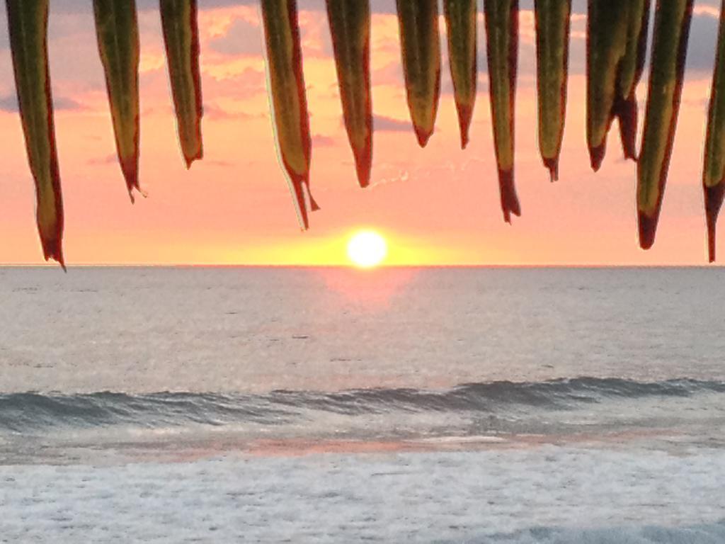 Beachfront Vista Hermosa *