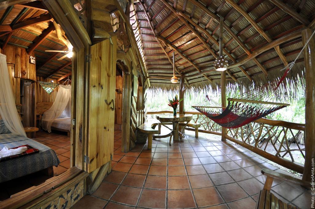 La Costa De Papito Hotel