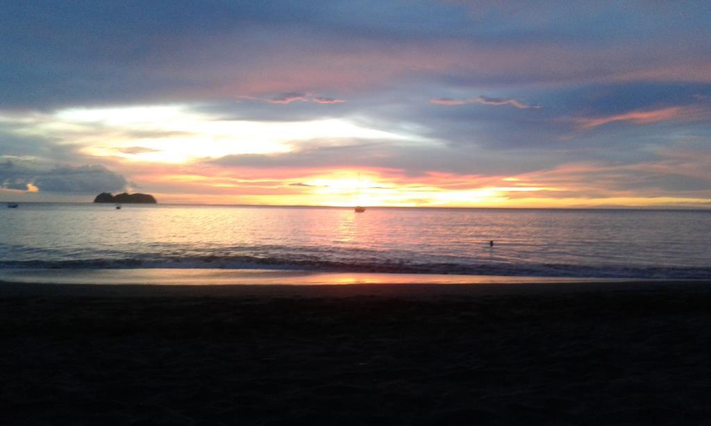 El Velero Playa Hermosa (Guanacaste)