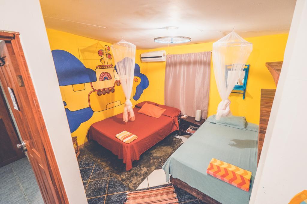 Pura Vida Hostel Tamarindo