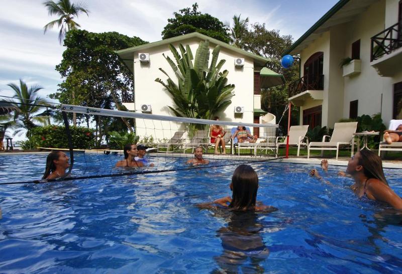 Club Del Mar Hotel