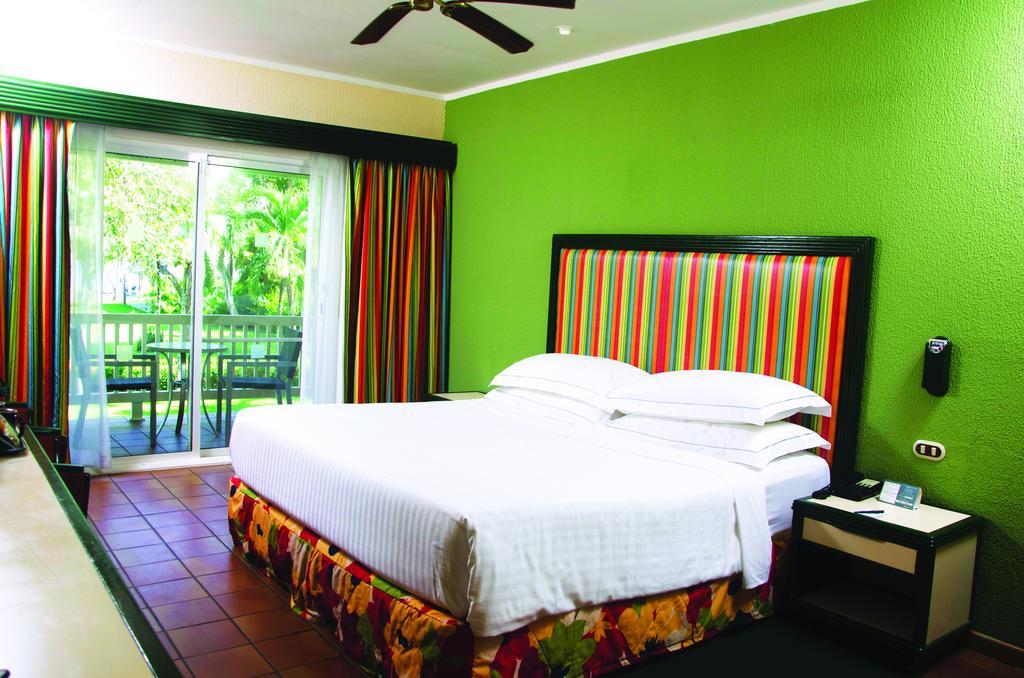 Barcelo 5* Tambor (Puntarenas)