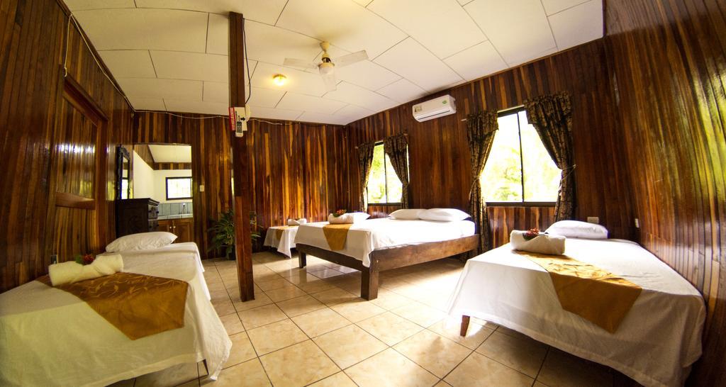 Manuel Antonio Hostel Resort Hostel