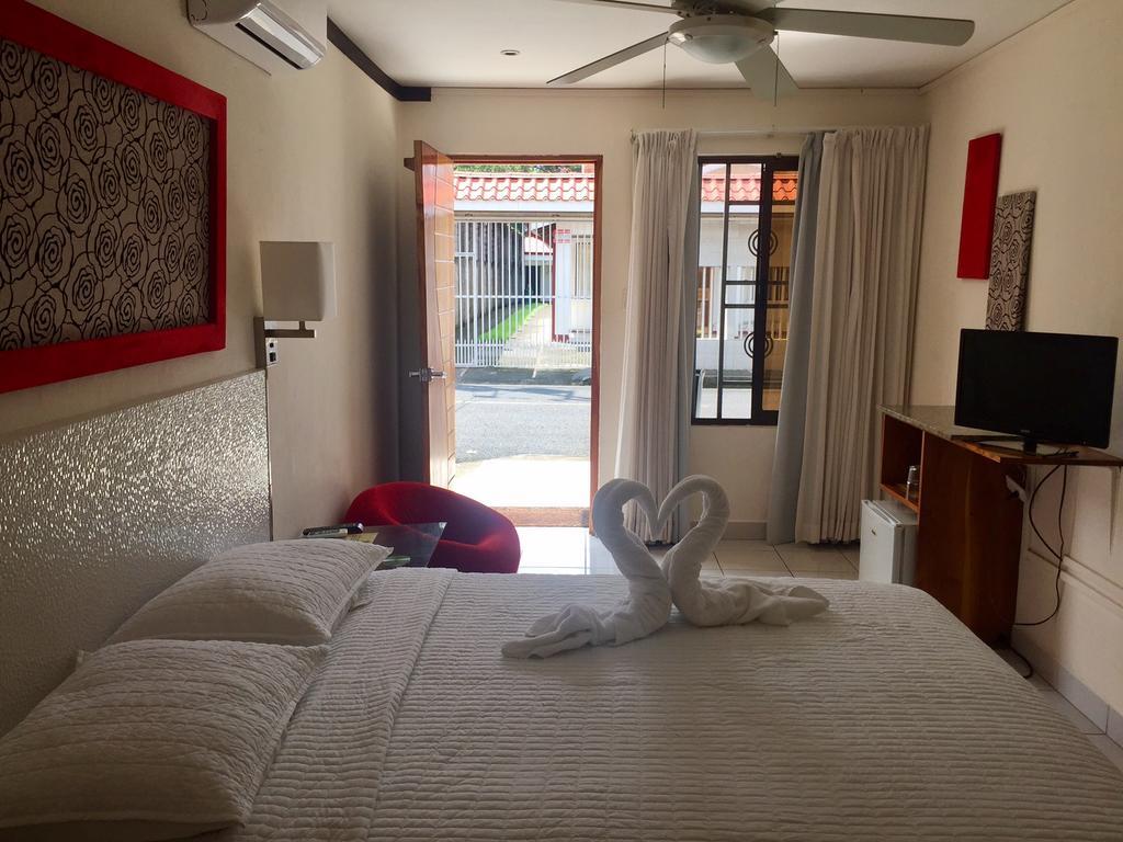 Hotel Tuanis 2*