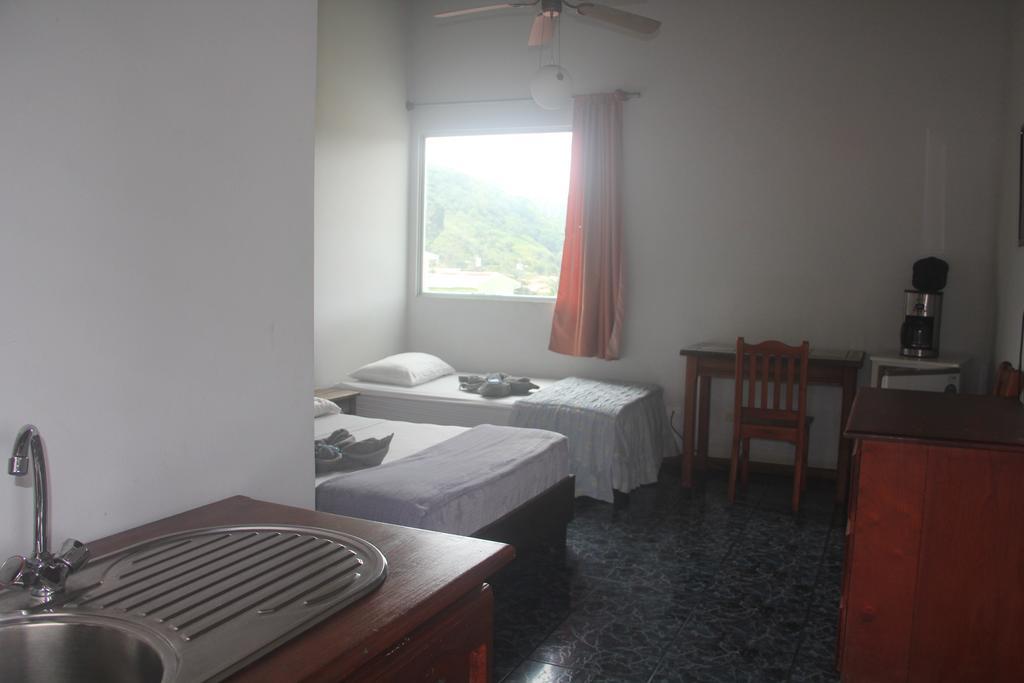Reventazon Guest house 2*