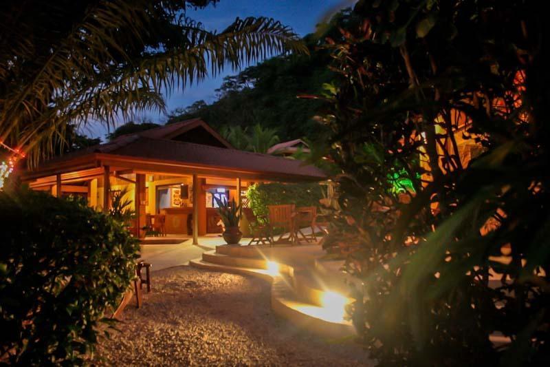 Ritmo Tropical Playa Santa Teresa (Puntarenas)