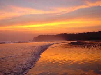 Santascabinas Playa Santa Teresa (Puntarenas)