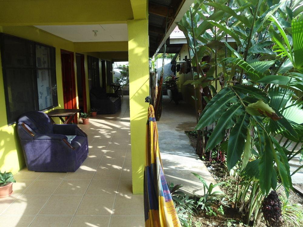 Cabinas Pura Vida Tour Operator Hotel 2*