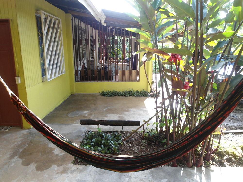Cabinas Pura Vida Tour Operator 2*