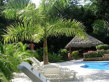 Esencia And Playa Santa Teresa (Puntarenas)