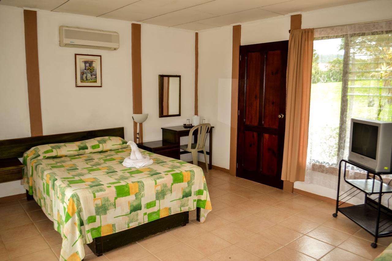 Termales Del Bosque & Hot Springs La Marina