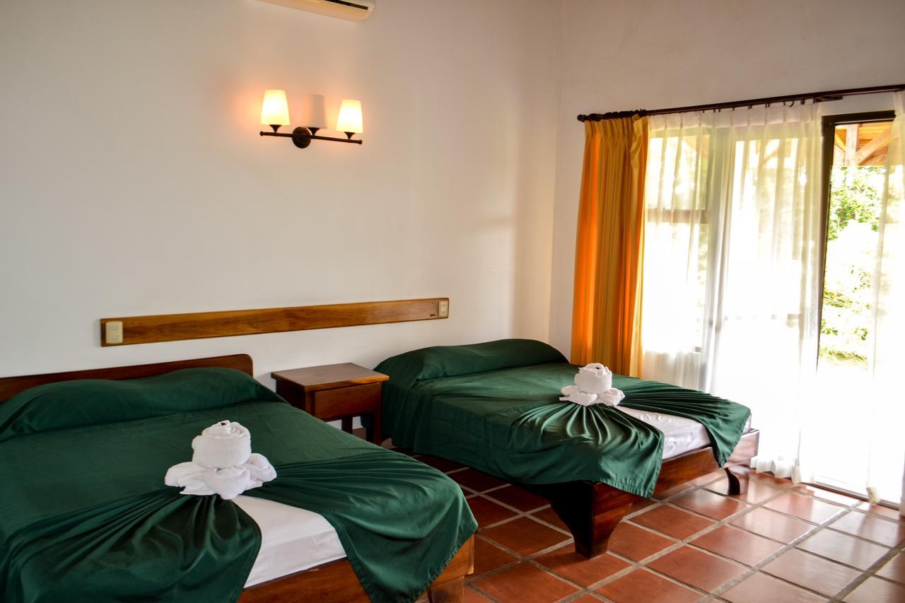Termales Del Bosque & Hot Springs La Marina