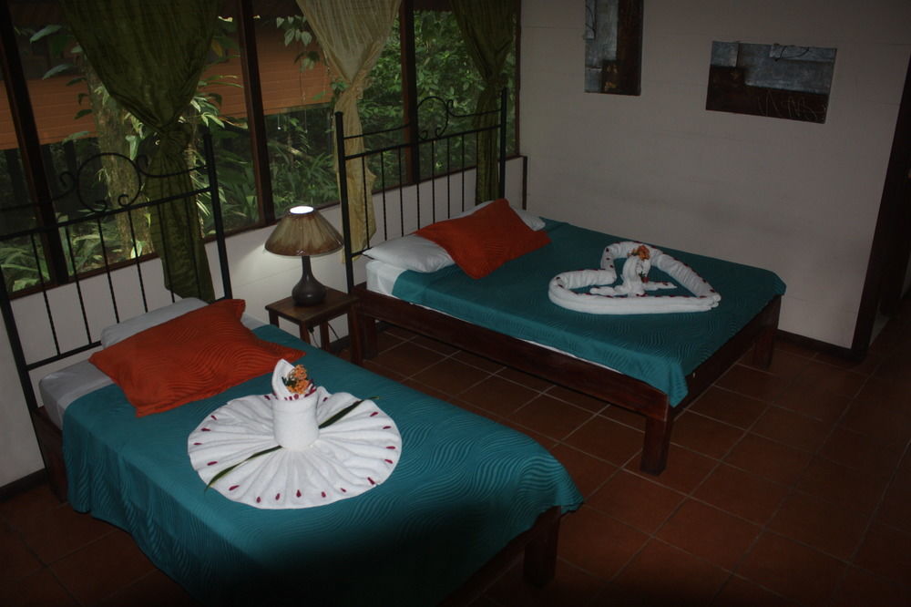Hotel Rana Roja Tortuguero