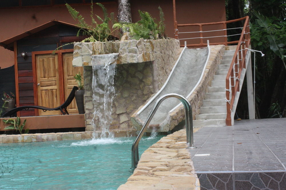 Hotel Rana Roja