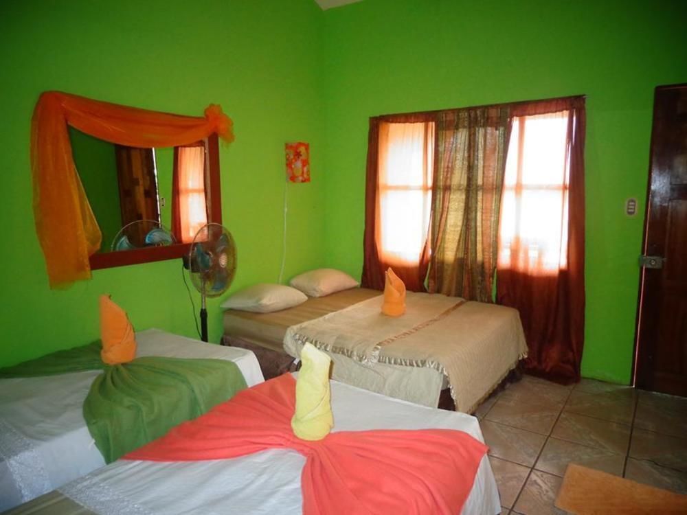 Cabinas Natural Hostel *